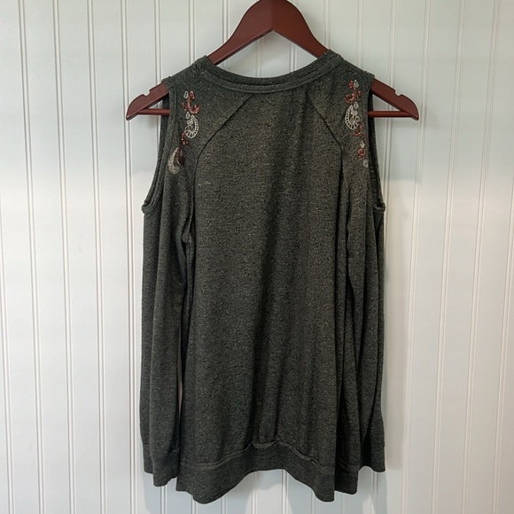 Cold-Shoulder Embellished Top - Picture 3 of 7